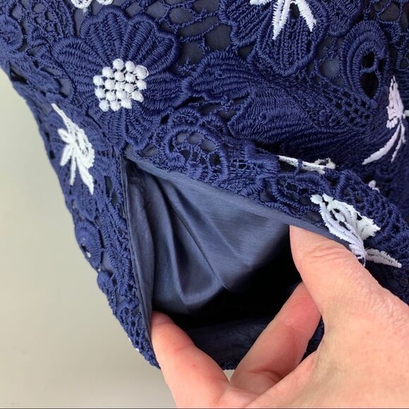 TALBOT RUNHOF Blue Lace Short Sleeved Cocktail Dress Sz 4‎ - Picture 10 of 16